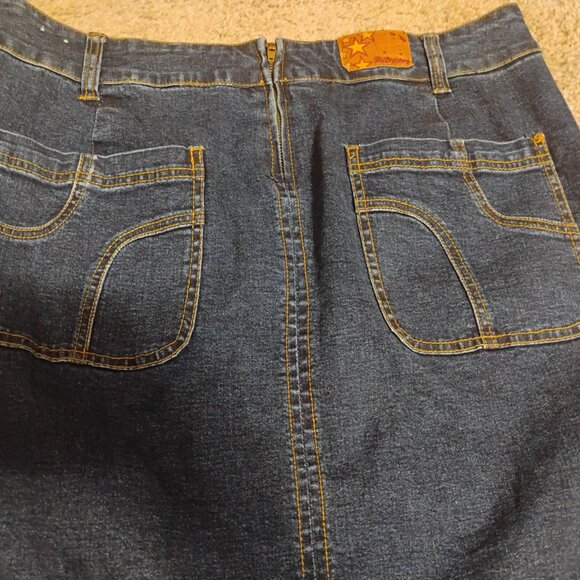 Denim Skirt ✨ - Picture 6 of 7